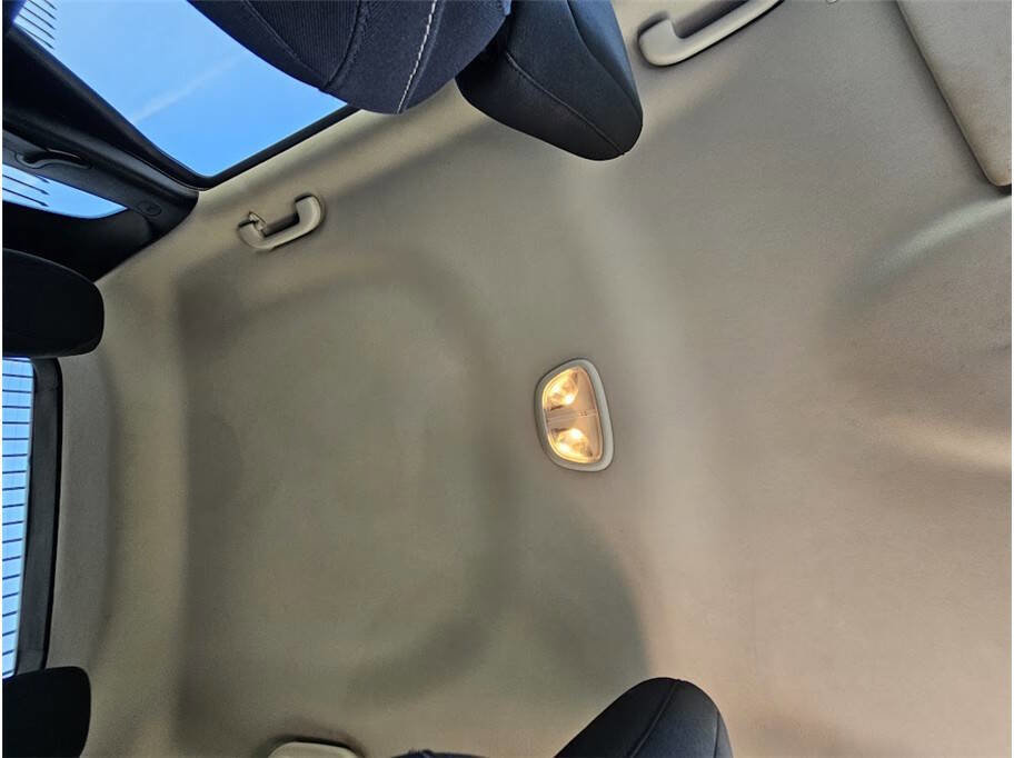 Used 2018 Jeep Cherokee Latitude w/ Altitude Package image 33