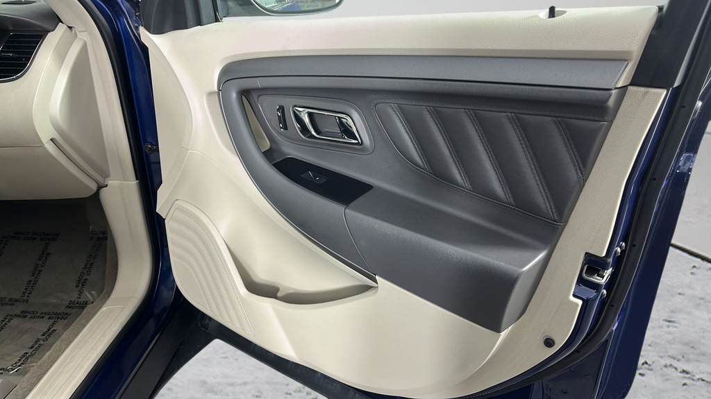 Used 2012 Ford Taurus SEL FWD image 15