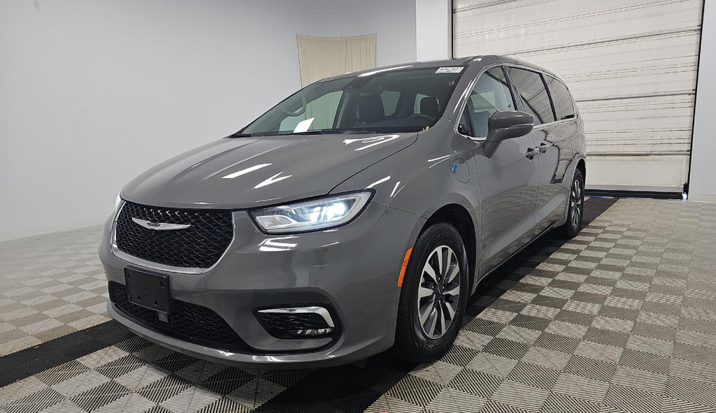 Used 2022 Chrysler Pacifica Touring-L