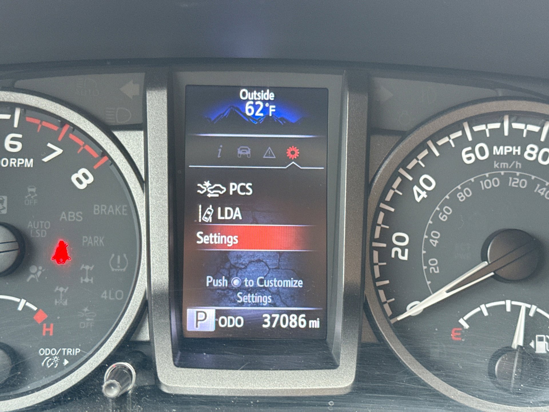 Used 2022 Toyota Tacoma TRD Off-Road image 13