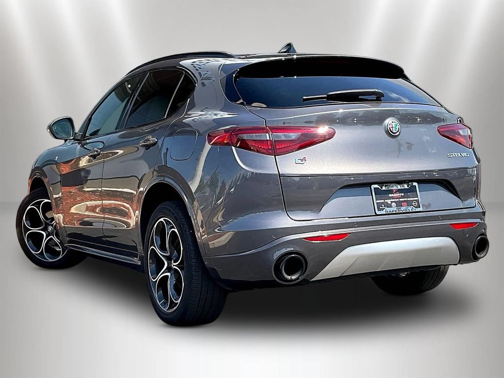 Used 2023 Alfa Romeo Stelvio Ti AWD/4WD image 4
