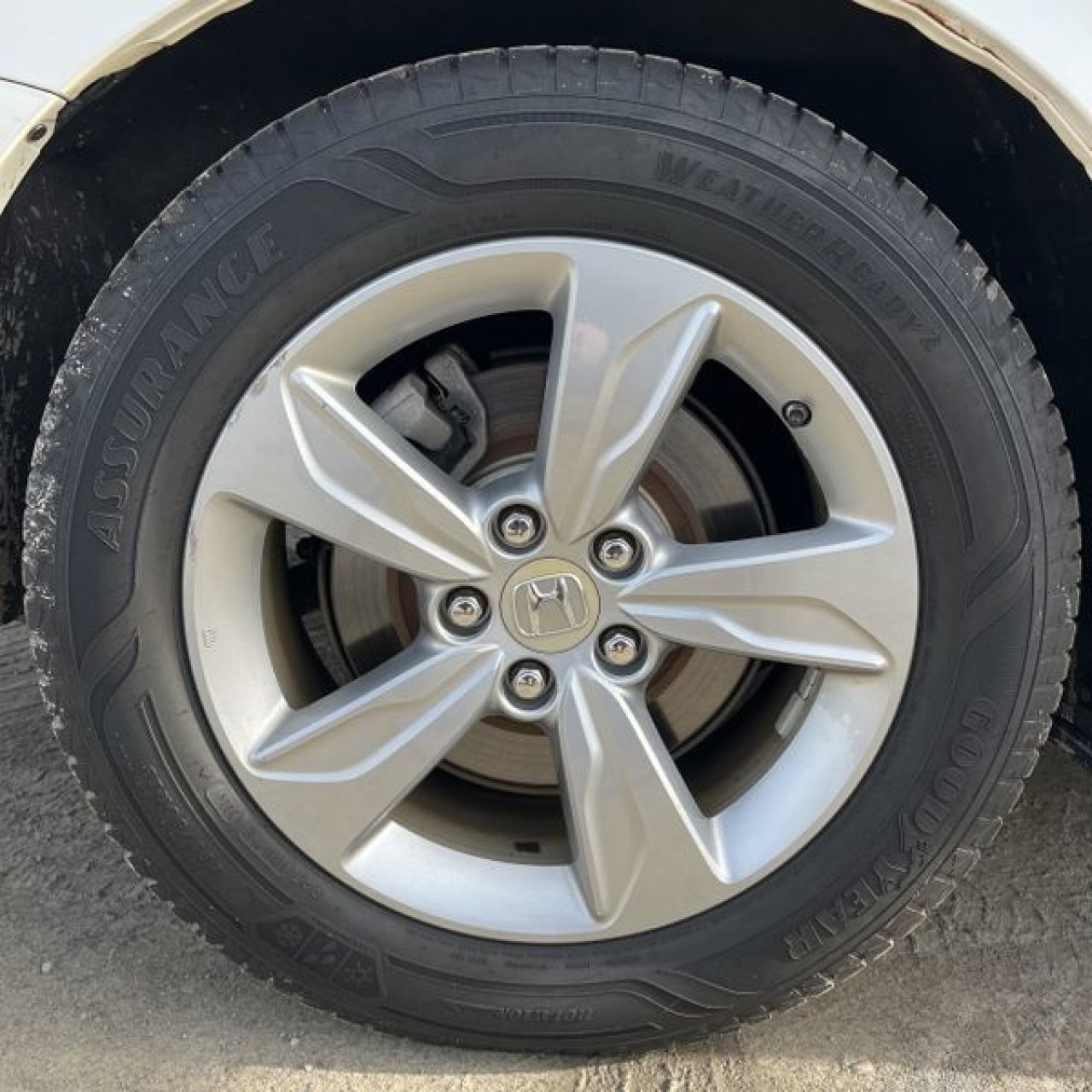 Used 2018 Honda Odyssey EX image 17