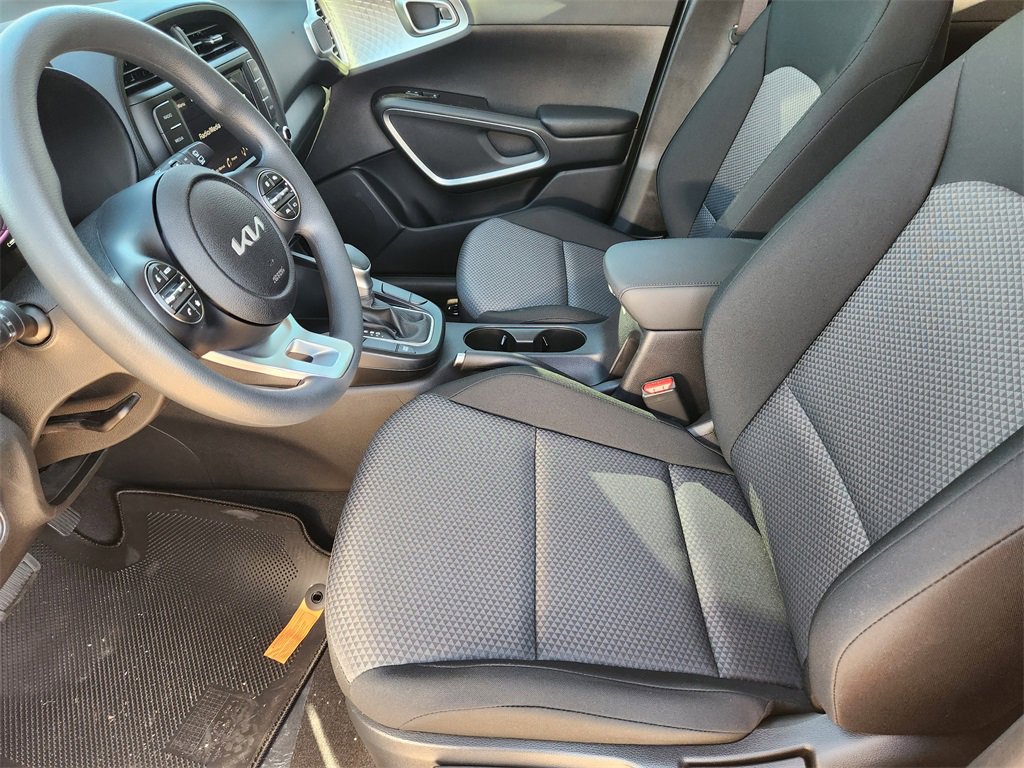 New 2025 Kia Soul LX image 9
