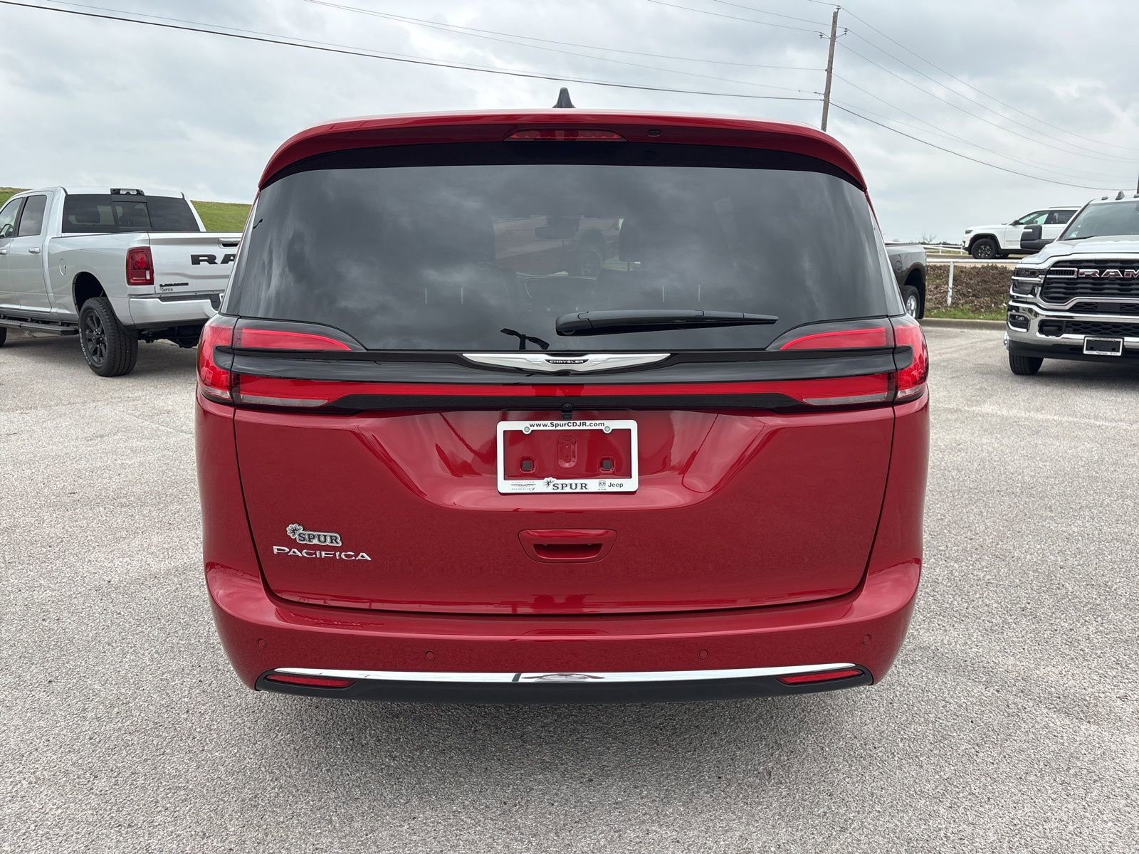 New 2026 Chrysler Pacifica Select image 5