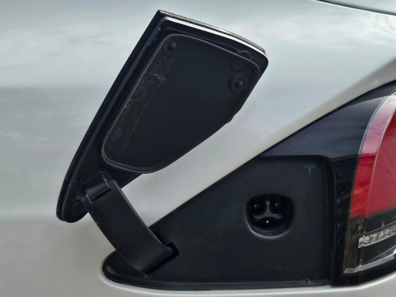 Used 2023 Tesla Model X AWD/4WD image 32