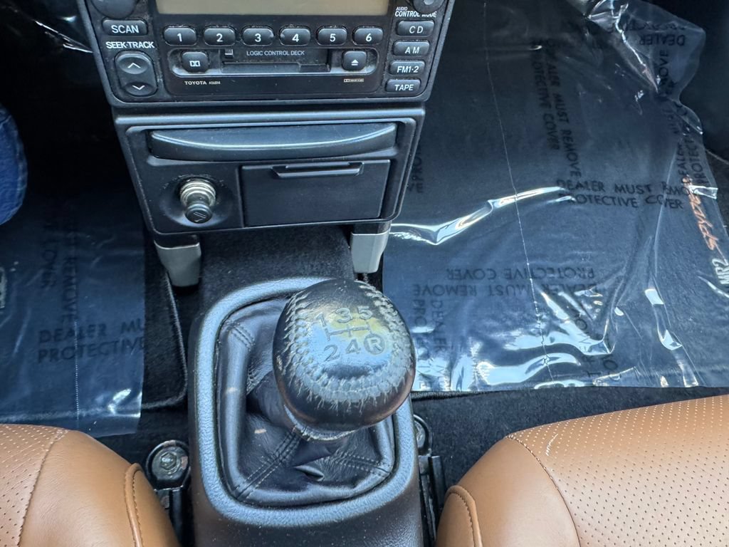 Used 2002 Toyota MR2 w/ Leather Pkg RWD image 17