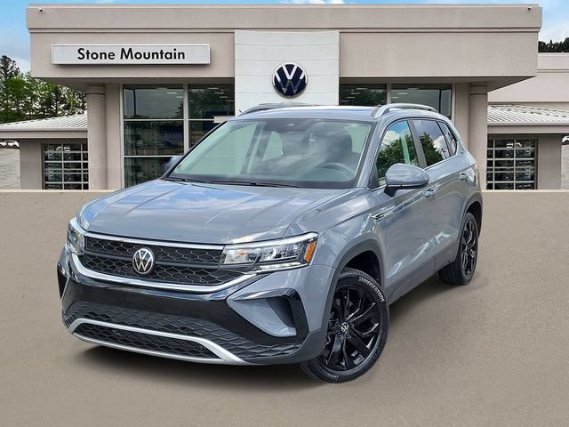 Certified 2024 Volkswagen Taos SE w/ Panoramic Sunroof Package FWD 360° Tour