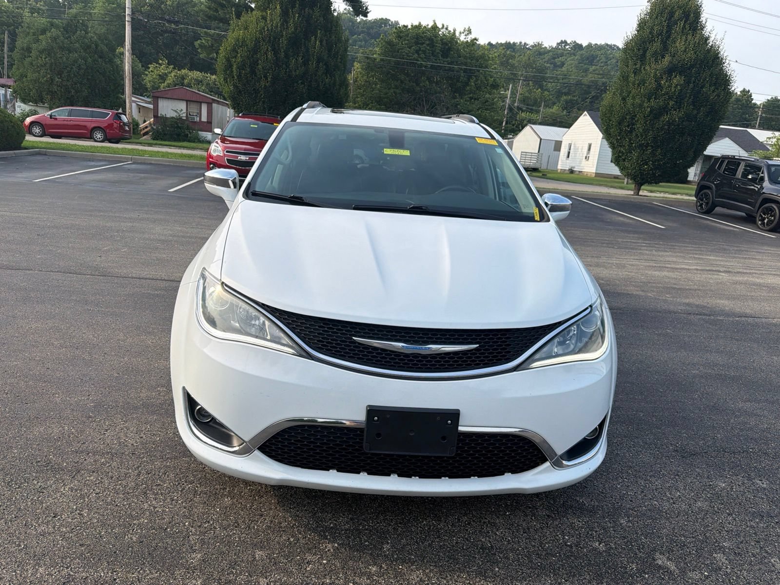 Used 2018 Chrysler Pacifica Limited FWD image 8