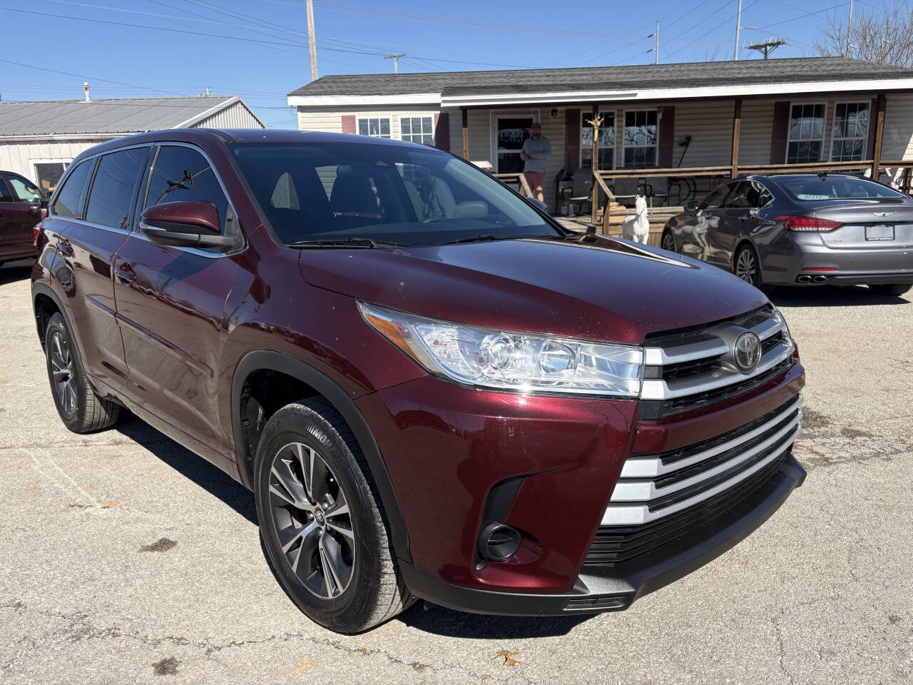Used 2018 Toyota Highlander LE image 6