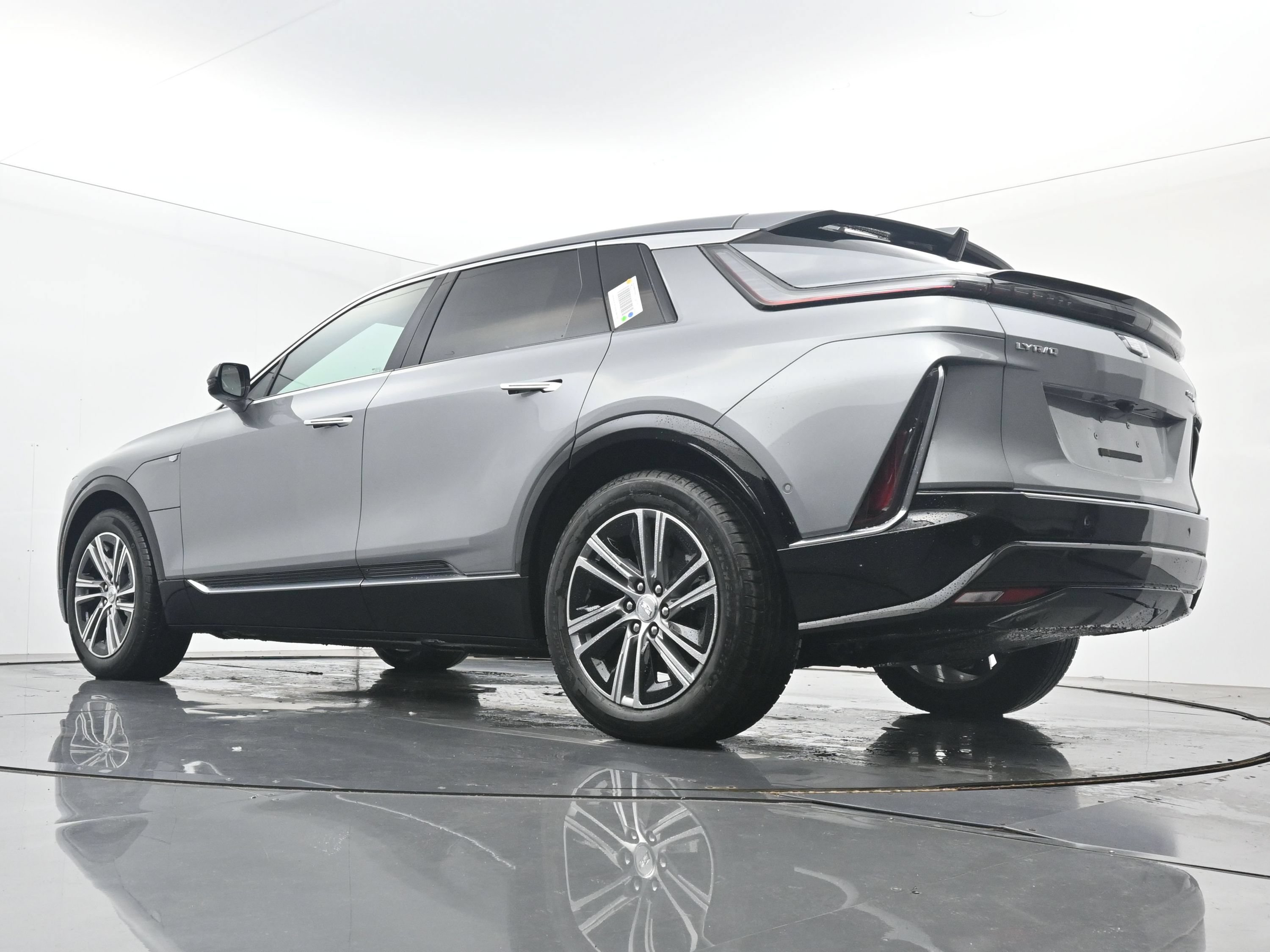 New 2026 Cadillac Lyriq Luxury w/ LPO, Floor Liner Package AWD/4WD image 17