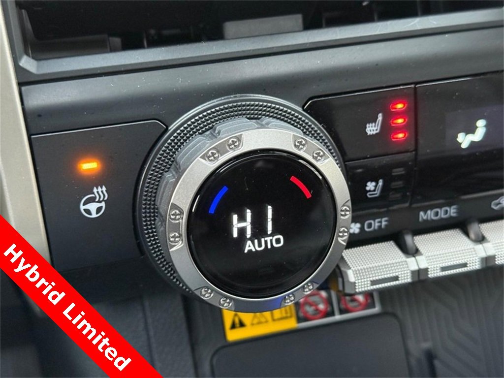 Used 2024 Toyota Tacoma Limited image 27