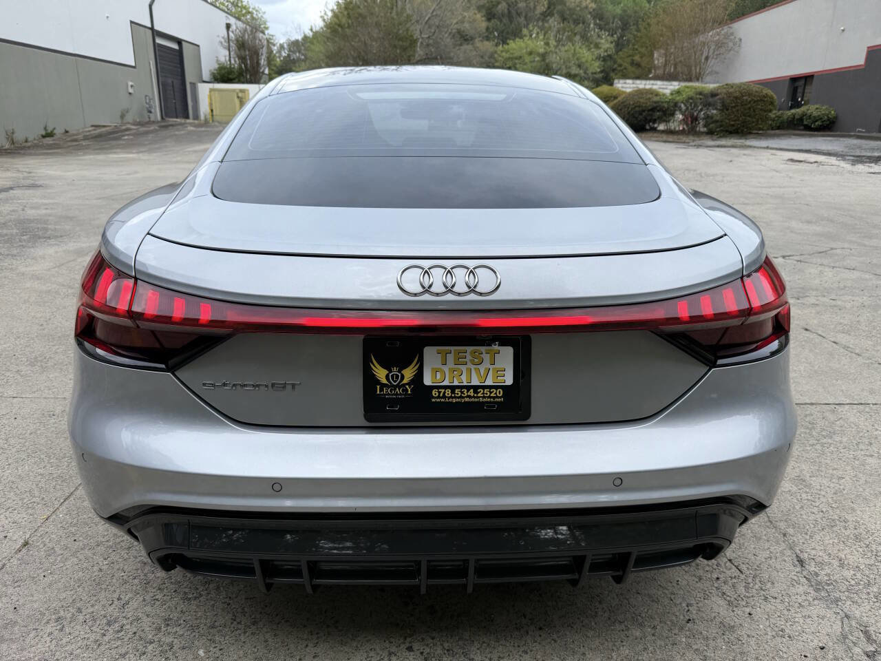 Used 2022 Audi e-tron GT Premium Plus image 12