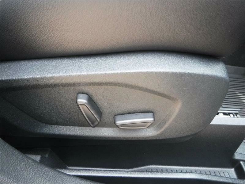 Used 2022 Ford Edge ST image 5