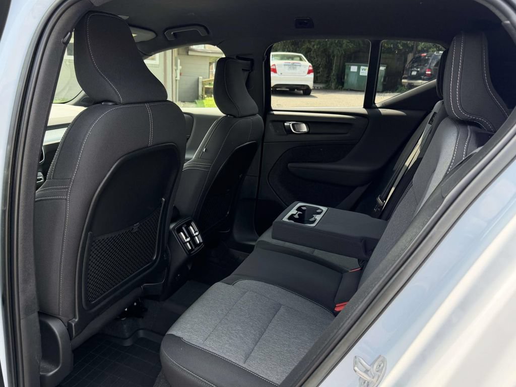Used 2024 Volvo XC40 B5 Core AWD/4WD image 15