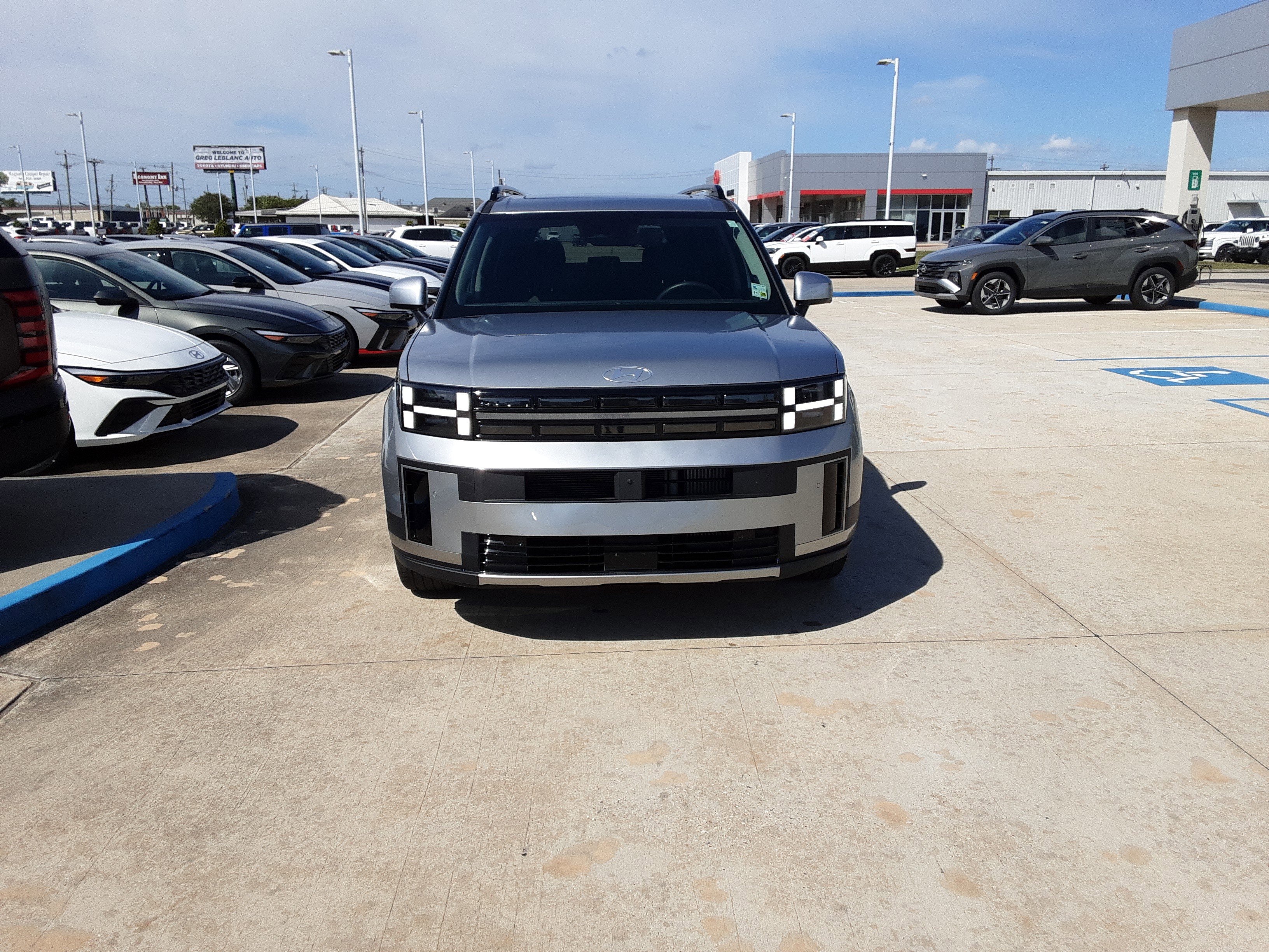 Used 2024 Hyundai Santa Fe Limited image 2