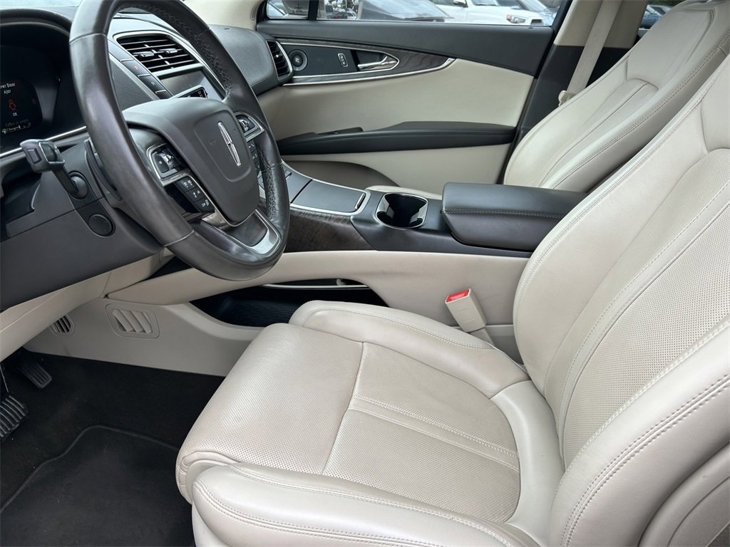 Used 2020 Lincoln Nautilus Reserve w/ Equipment Group 201A image 11