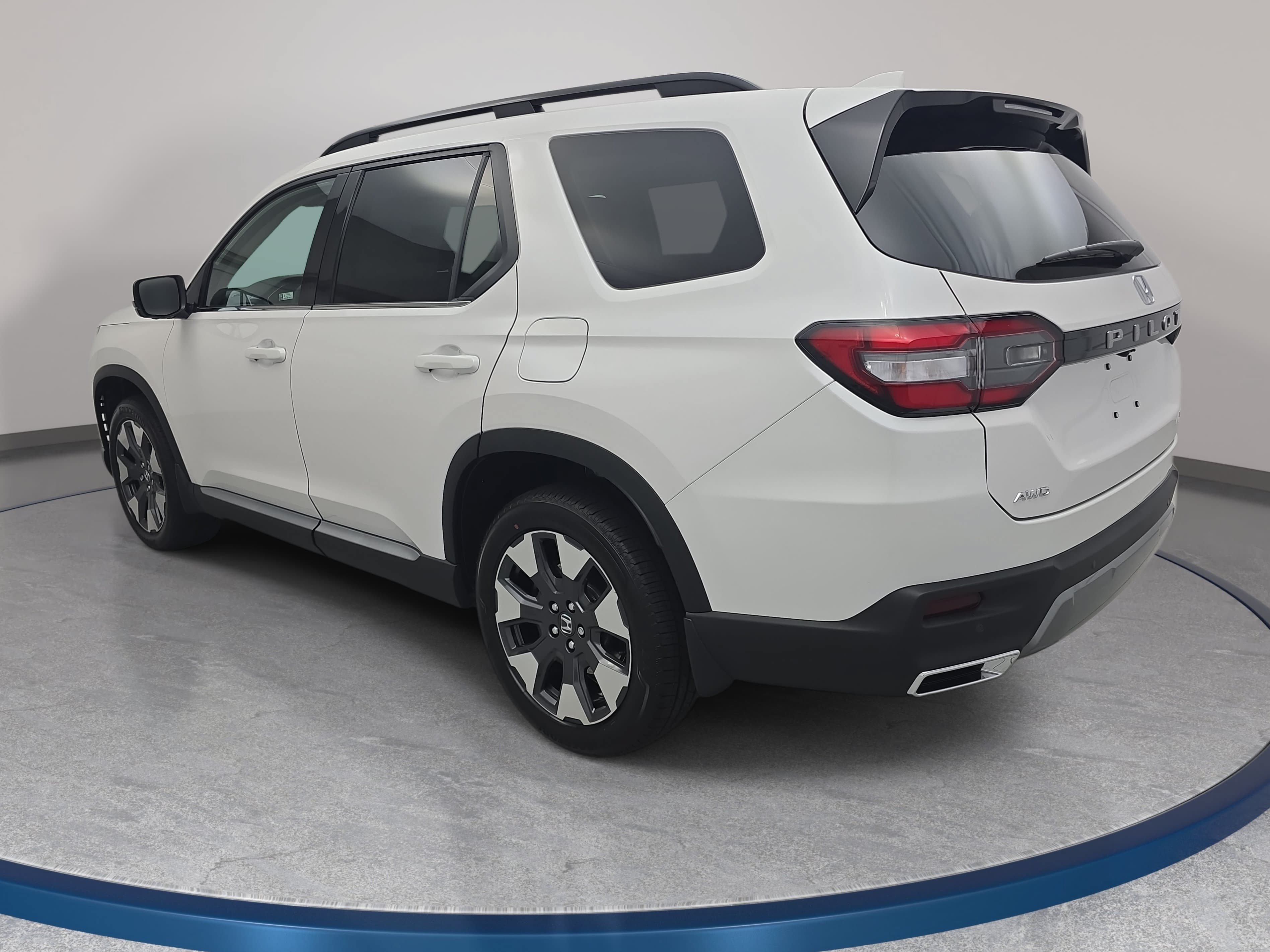 New 2026 Honda Pilot Touring image 7