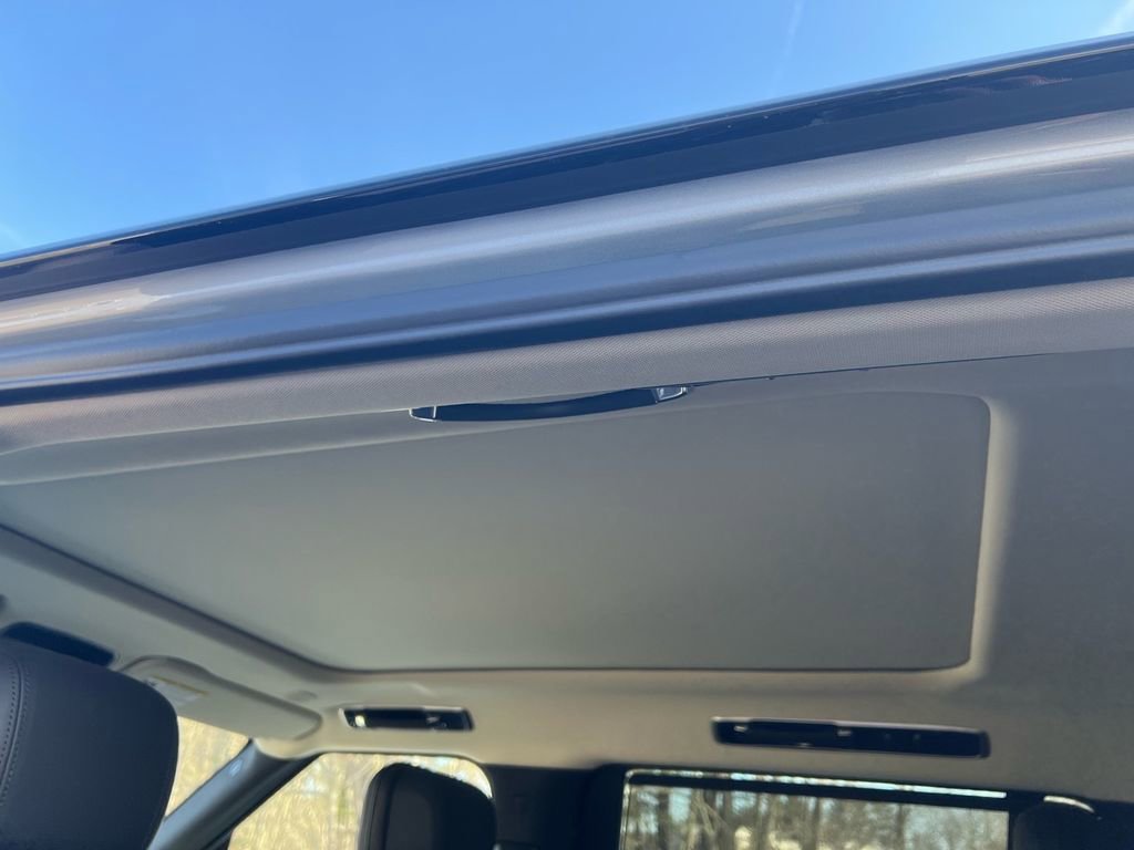 New 2026 Land Rover Range Rover Long Wheelbase SE AWD/4WD image 26