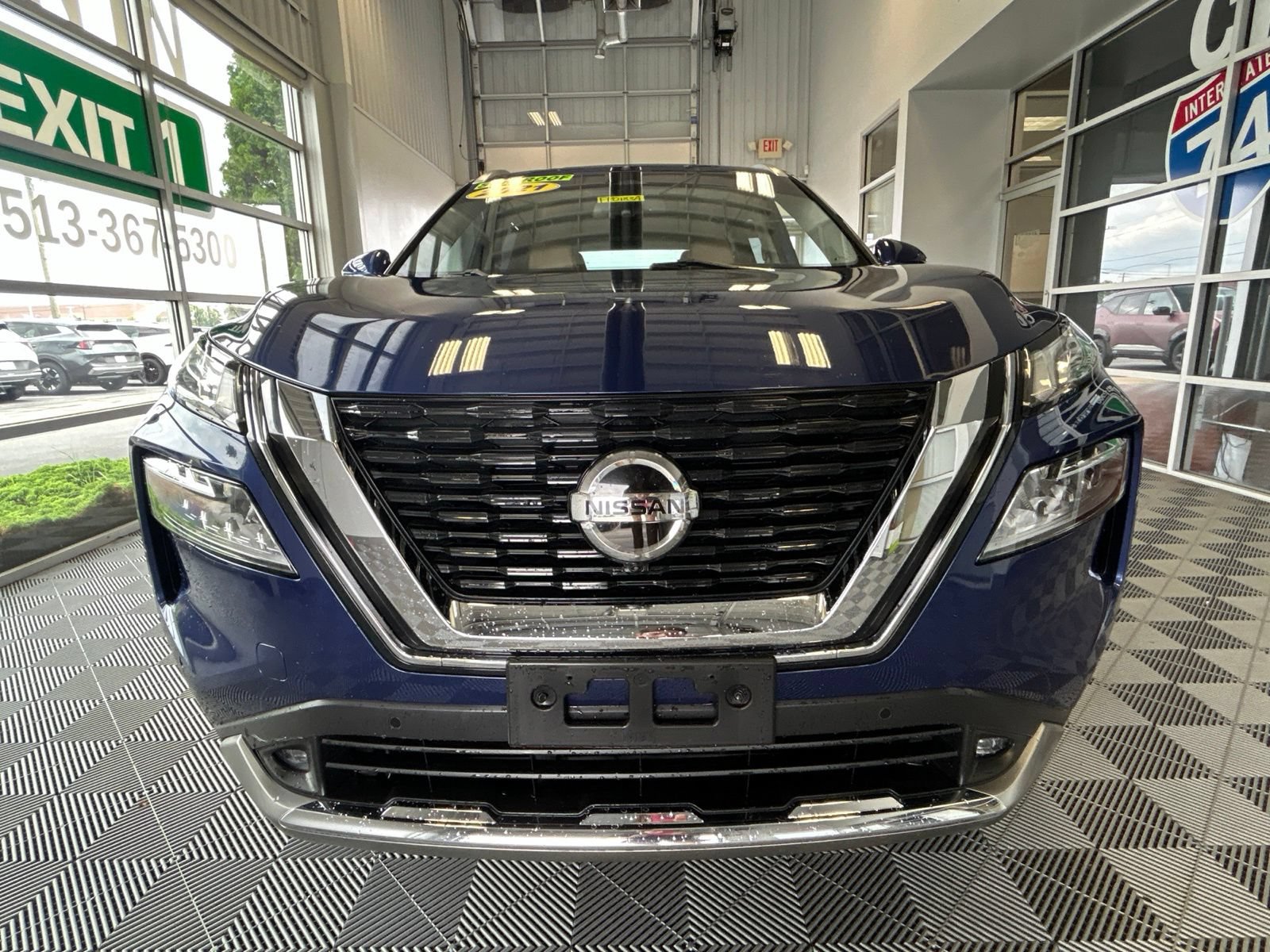 Used 2021 Nissan Rogue Platinum AWD/4WD image 2
