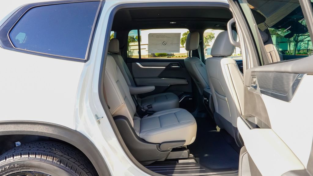 New 2026 GMC Acadia Elevation image 10