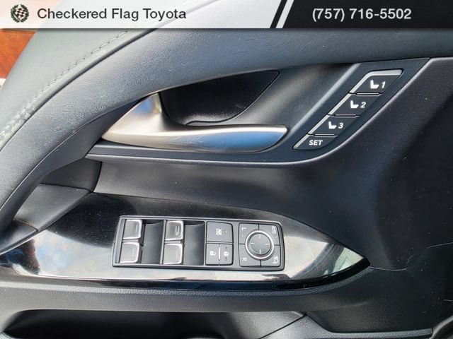 Used 2018 Lexus LX 570 4WD w/ Luxury Package image 21