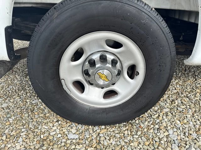 Used 2025 Chevrolet Express 3500 LT w/ LT Preferred Equipment Group RWD image 12