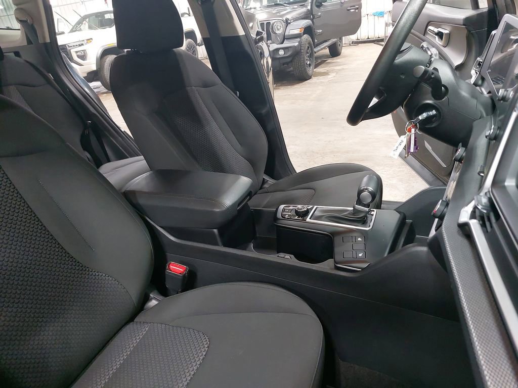 Used 2025 Kia Sportage LX image 36