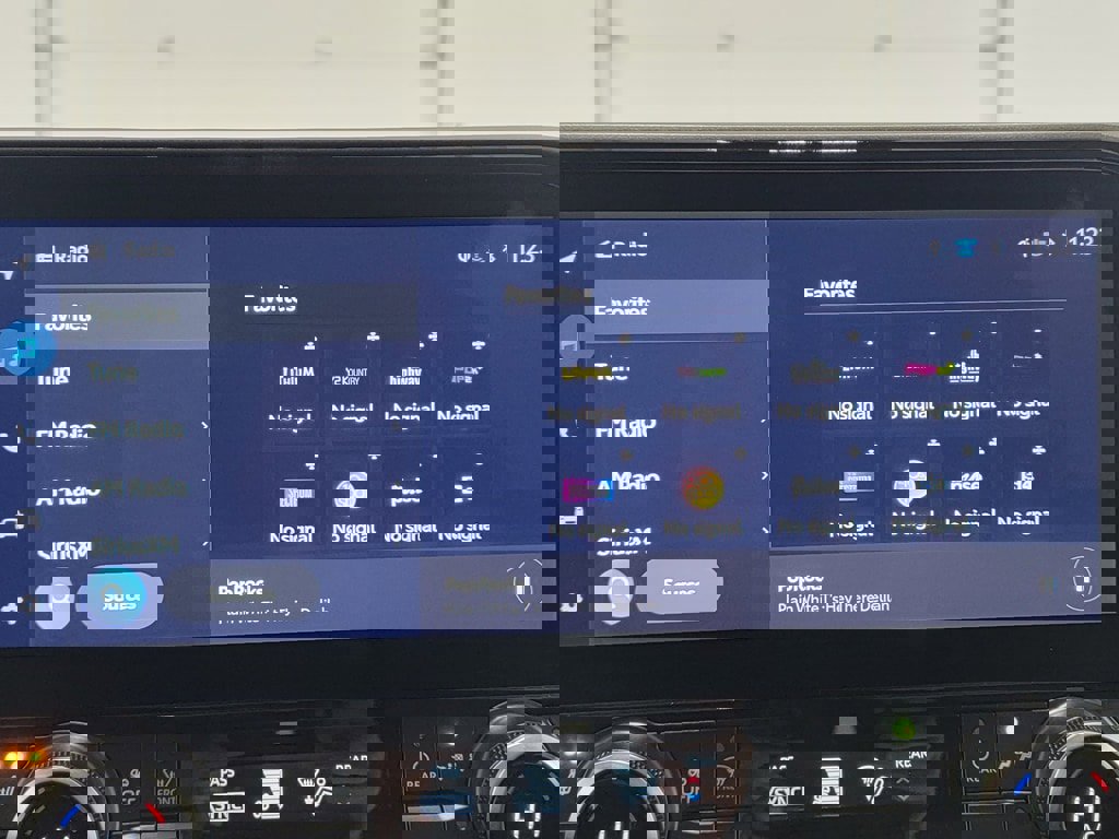 Certified 2025 Toyota Highlander XLE image 21