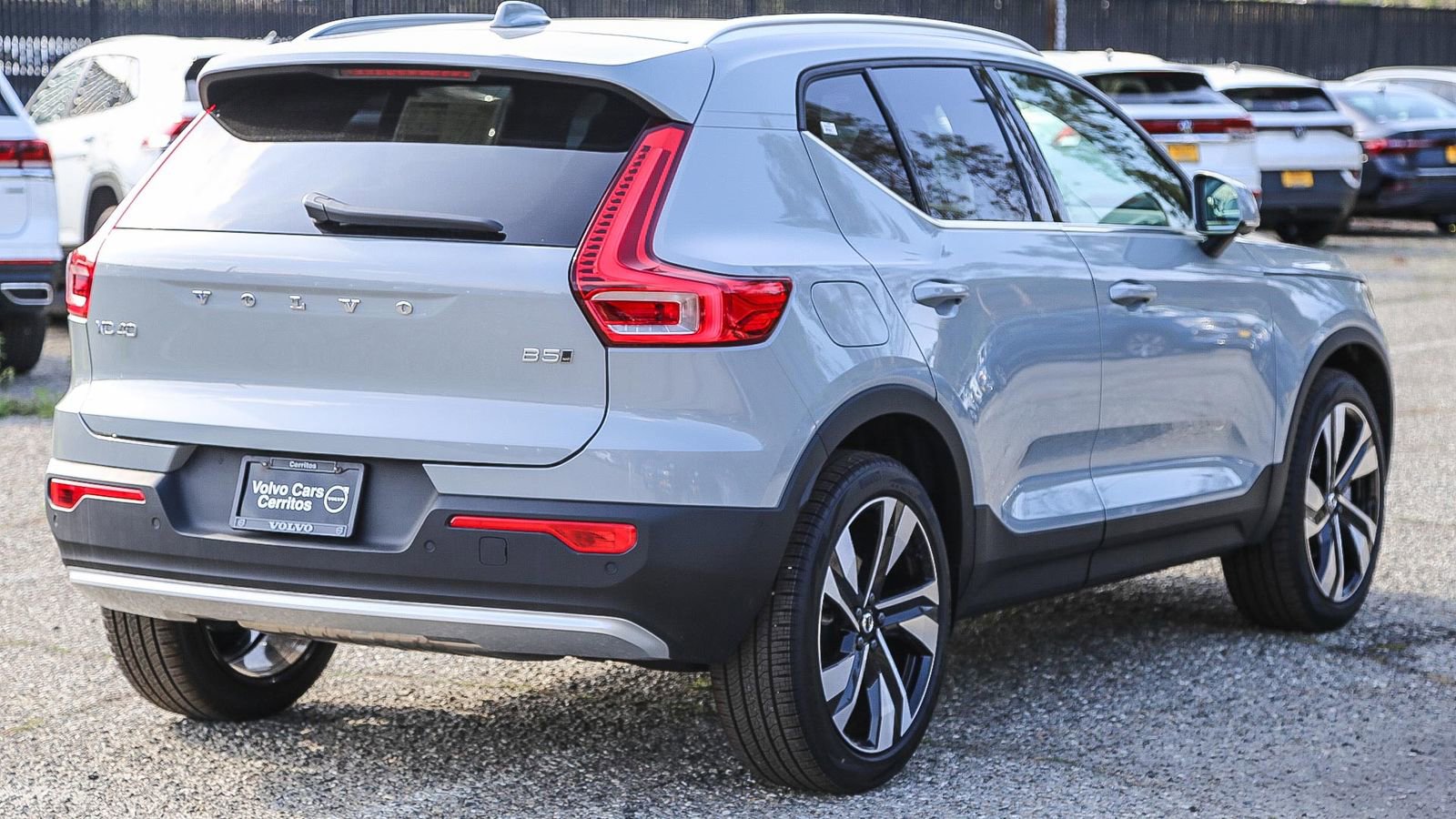 New 2025 Volvo XC40 B5 Plus w/ Climate Package image 6