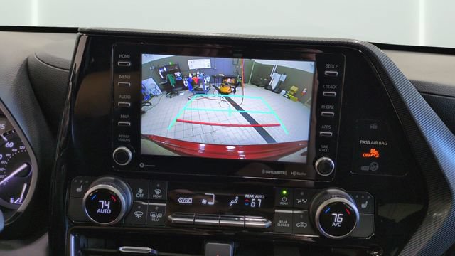 Used 2021 Toyota Highlander XSE AWD/4WD image 12