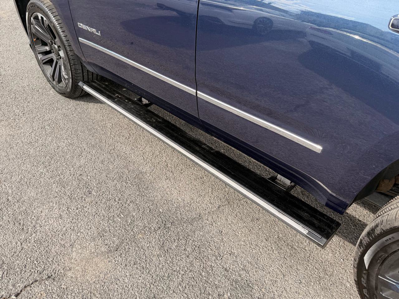 Used 2019 GMC Yukon Denali w/ Denali Ultimate Package image 9
