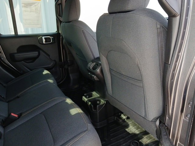 Used 2025 Jeep Gladiator Sport image 40