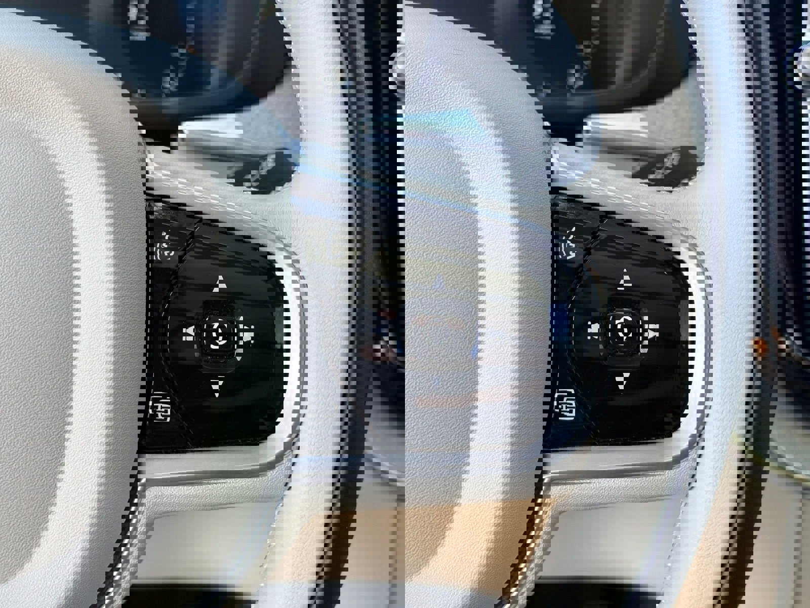 Used 2018 Volvo XC60 T8 Inscription image 21