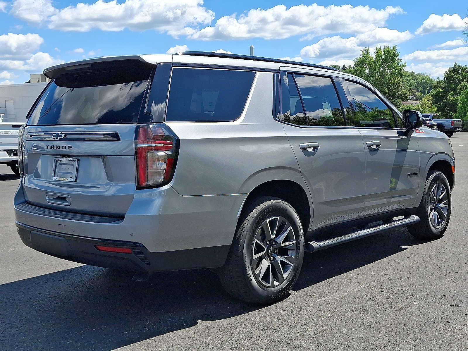 Used 2023 Chevrolet Tahoe Z71 w/ Luxury Package AWD/4WD image 6