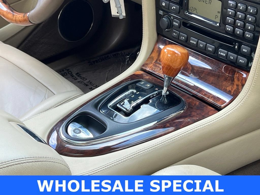 Used 2005 Jaguar XJ8 RWD image 33