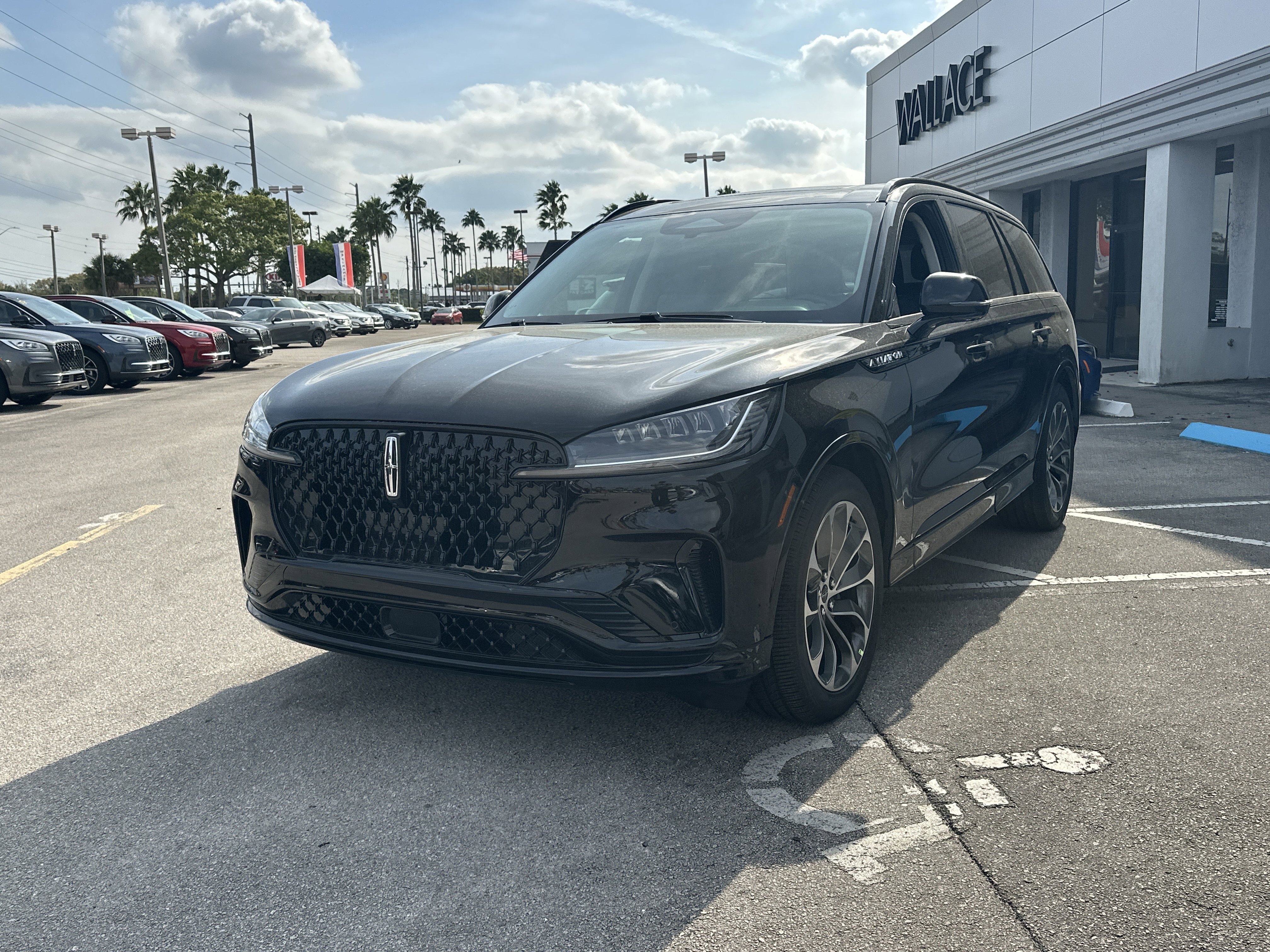 New 2026 Lincoln Aviator 2WD w/ Jet Appearance Package video 2