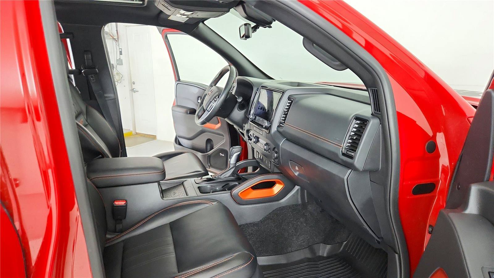 Used 2023 Nissan Frontier PRO-4X w/ Pro-4X Premium Package AWD/4WD image 31