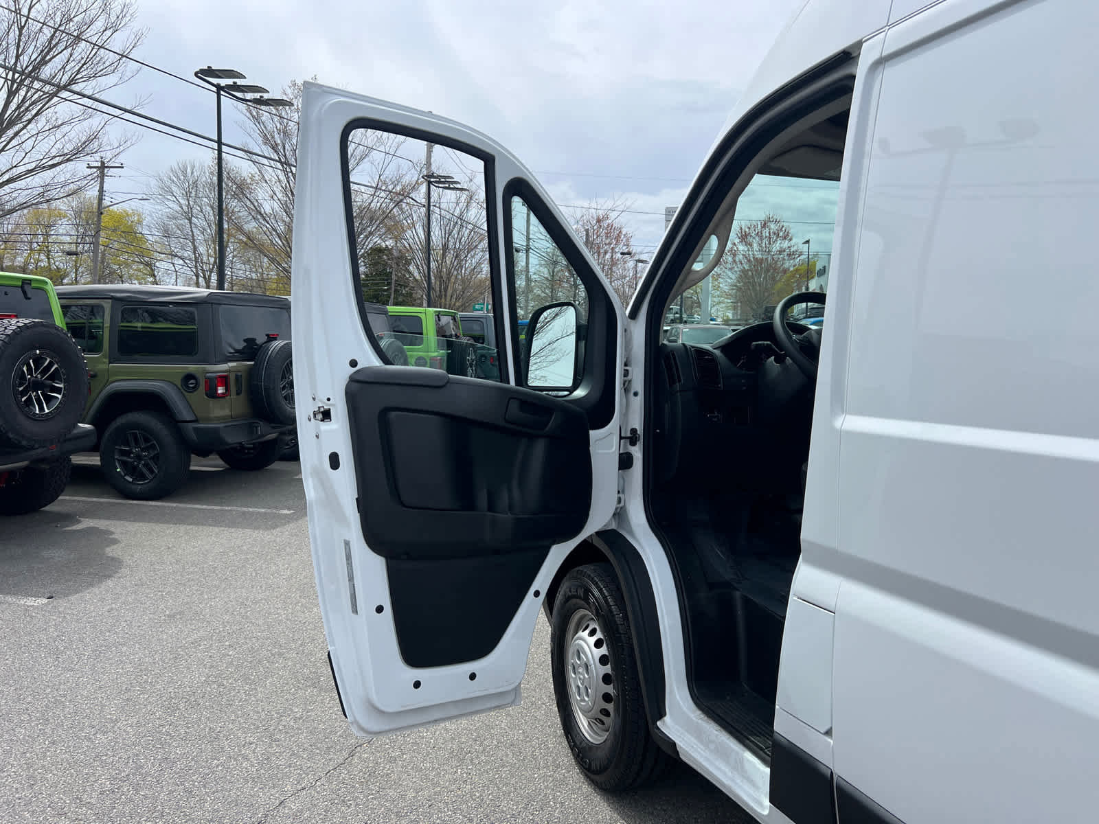 Used 2024 RAM ProMaster 3500 w/ Power Group FWD image 15