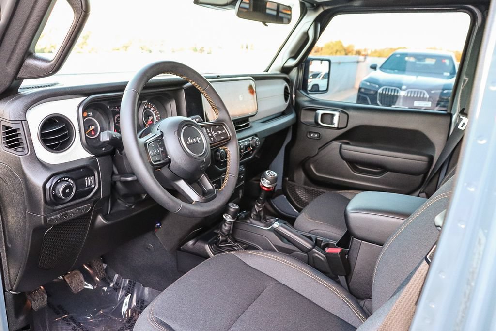 Used 2025 Jeep Wrangler Unlimited Sport AWD/4WD image 22