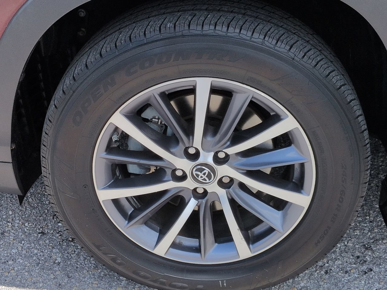Used 2017 Toyota Highlander XLE w/ Carpet Mat Package AWD/4WD image 11