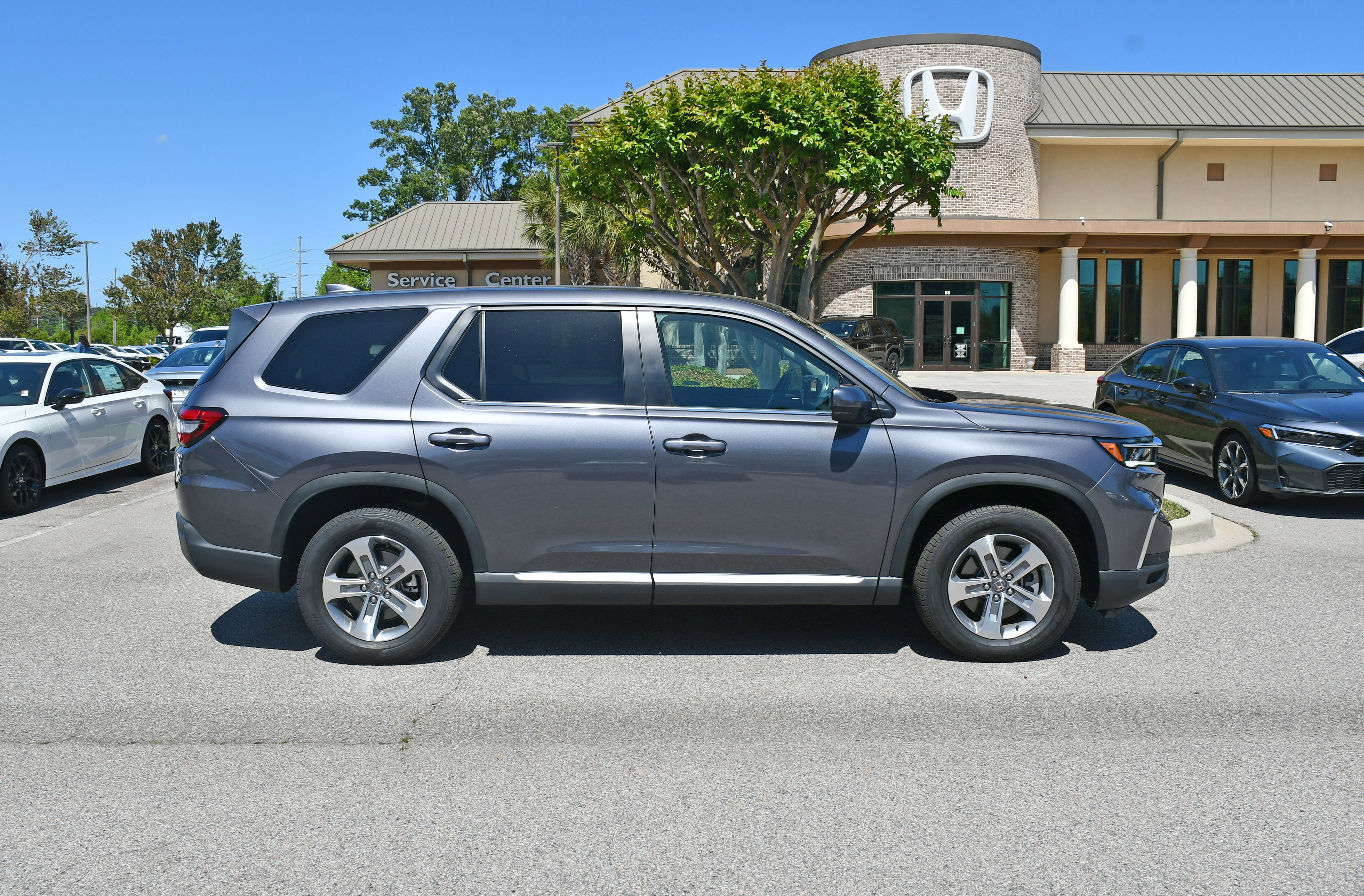 Used 2025 Honda Pilot EX-L image 5