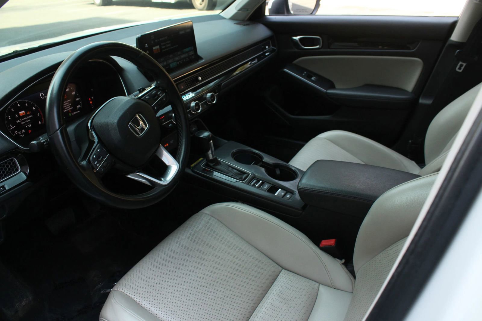 Used 2022 Honda Civic Touring image 14