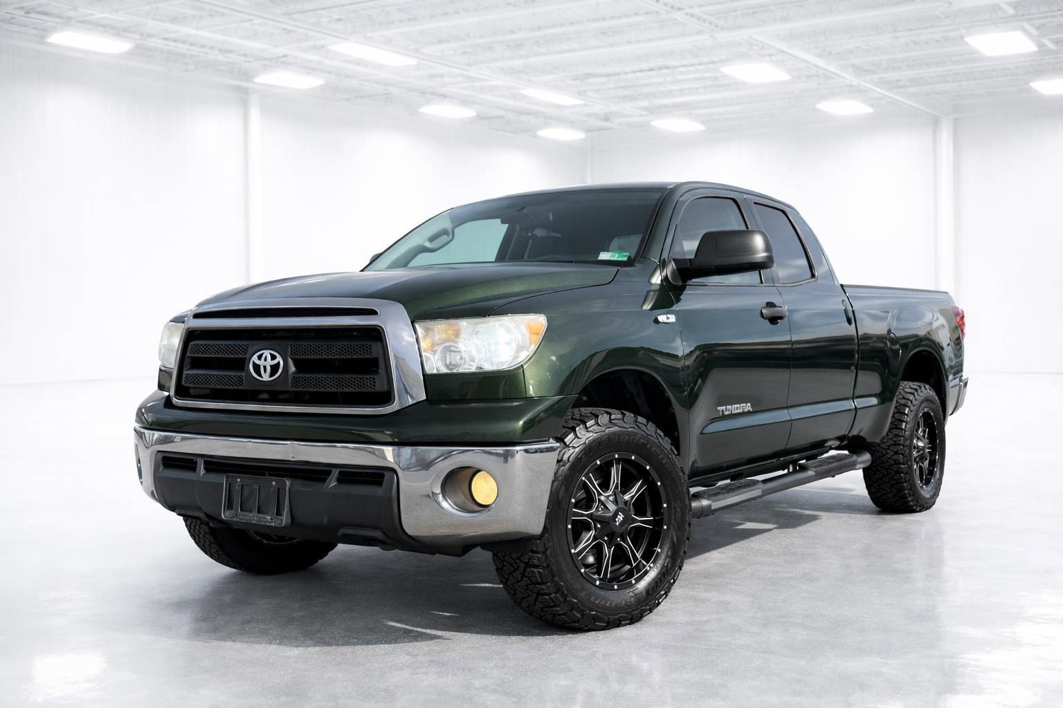 Used 2012 Toyota Tundra 4x4 Double Cab w/ Tow Pkg image 1