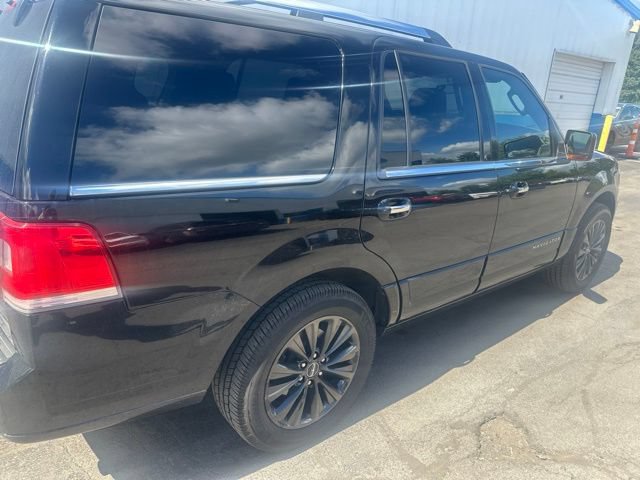 Used 2017 Lincoln Navigator Select AWD/4WD image 7