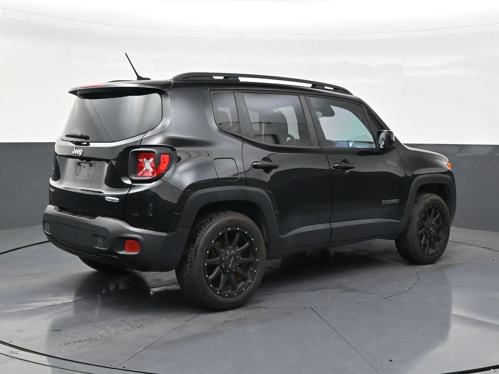 Used 2017 Jeep Renegade Latitude image 5
