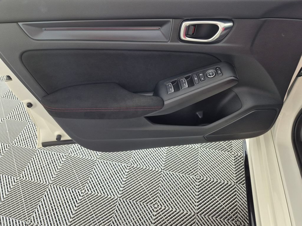 Used 2025 Honda Civic Type R image 9