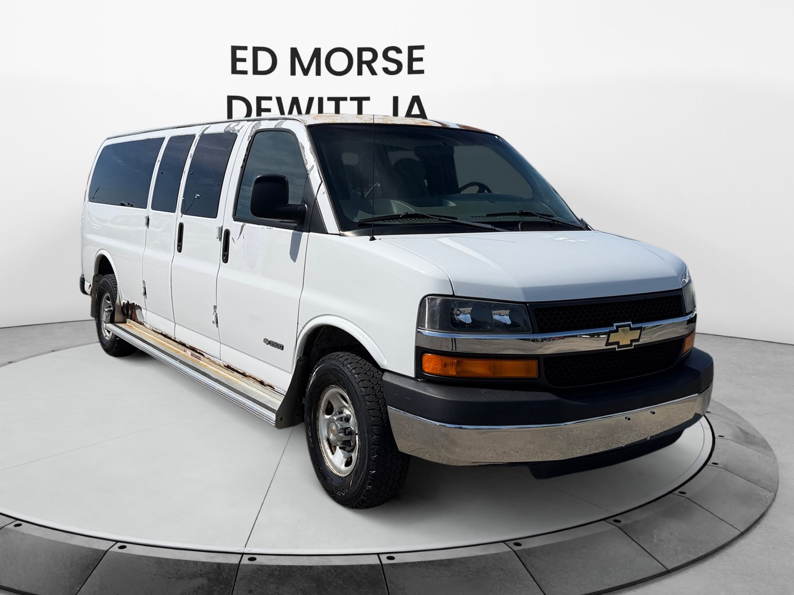Used 2004 Chevrolet Express 3500 Extended Passenger w/ LS Preferred Equipment Group RWD image 7