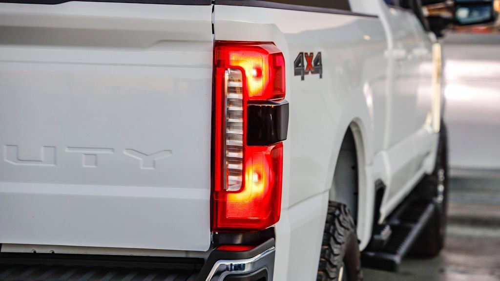 Used 2024 Ford F250 Lariat image 9