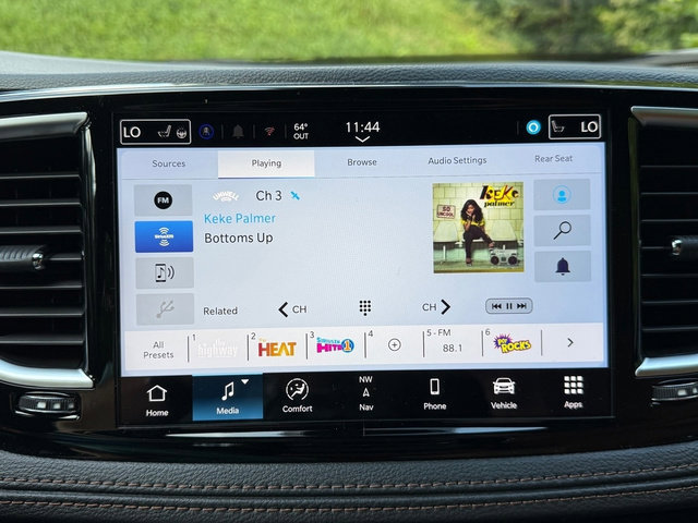 New 2026 Chrysler Pacifica Pinnacle w/ Trailer Tow Group image 31