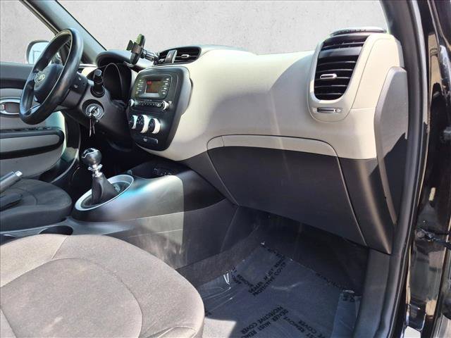 Used 2014 Kia Soul FWD image 25